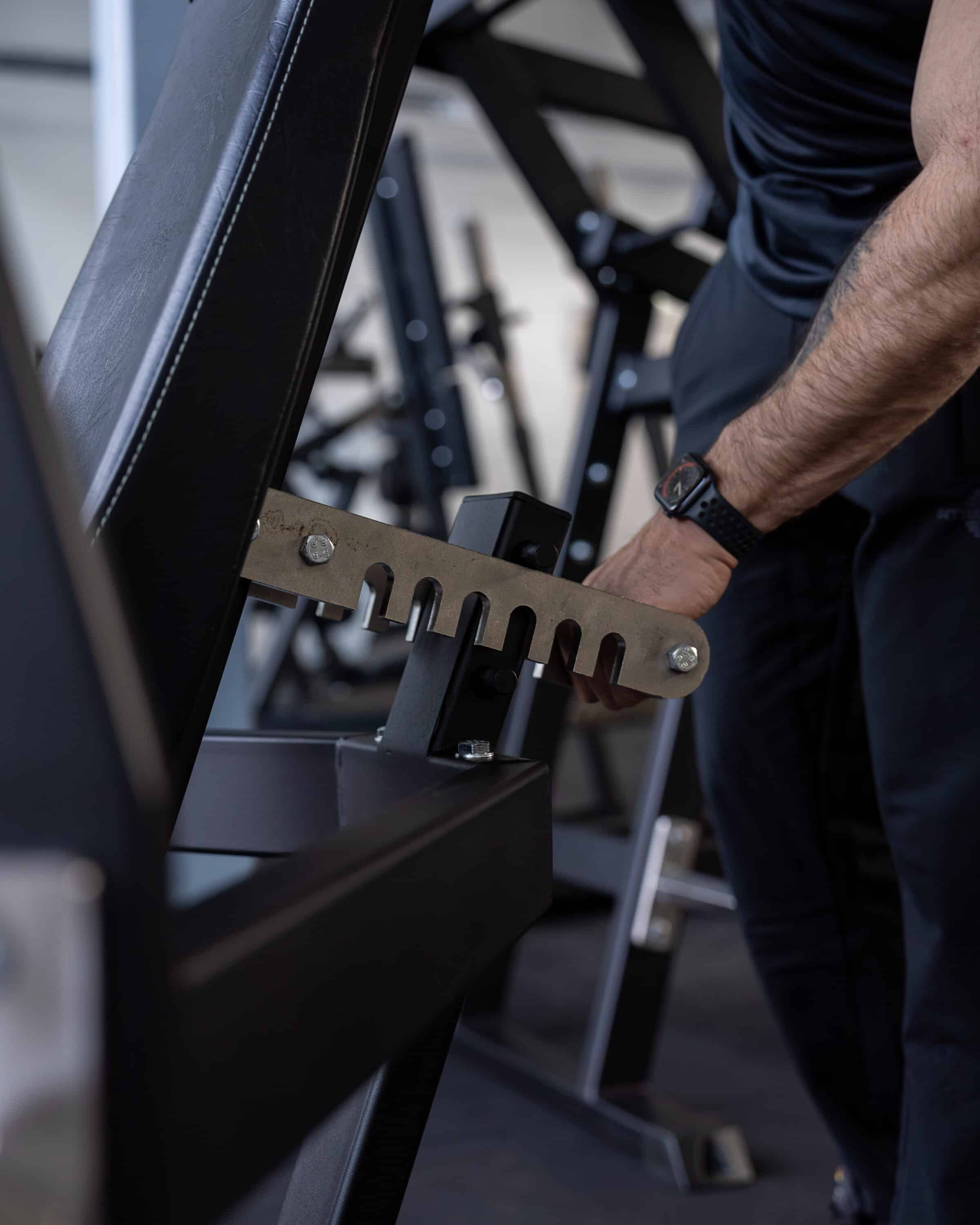 321 Seated Wide Chest Press - Sittande Bred Bröstpress