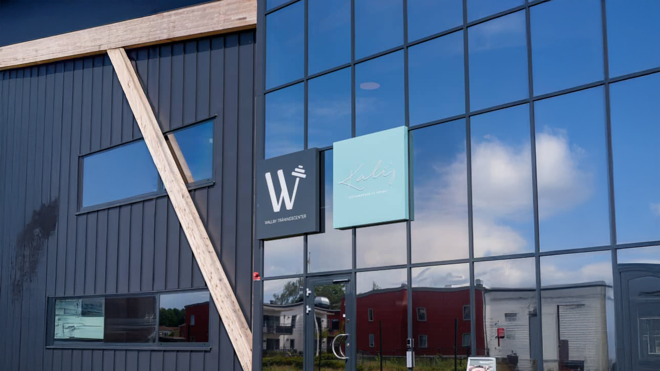 wallby träningscenter entrance - entré
