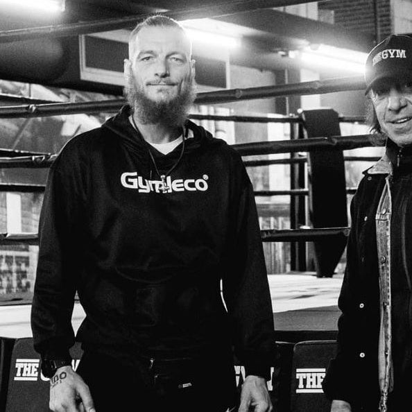 Svartvit bild på man - Black and white picture of a man