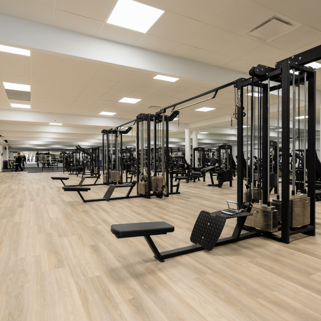 Gym med gymmaskiner - Gym with gym machines