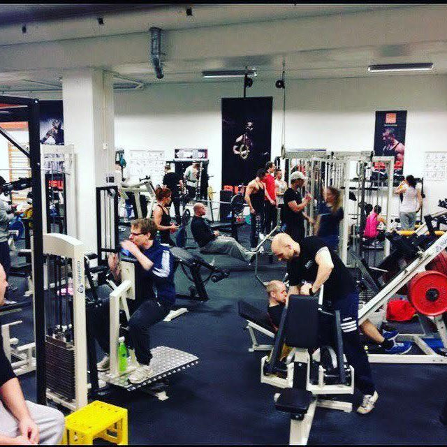 Människor på gym - People at gym