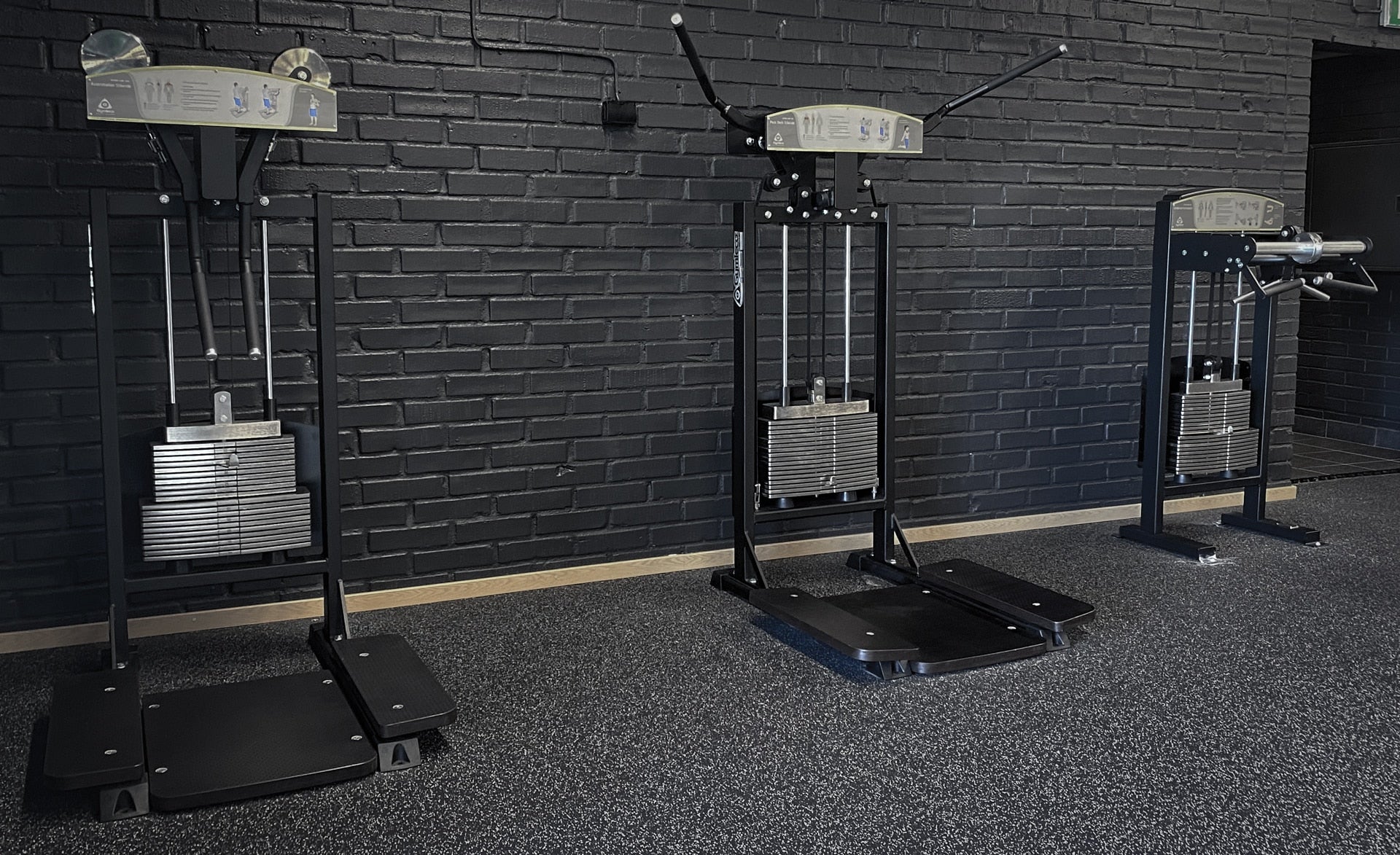 Gymleco 326 wide chest at gym