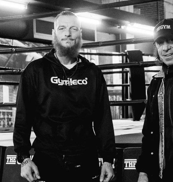 Svartvit bild på man - Black and white picture of a man