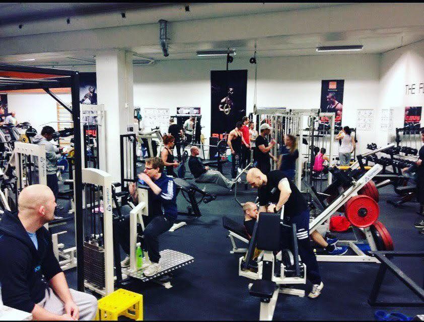 Människor på gym - People at gym